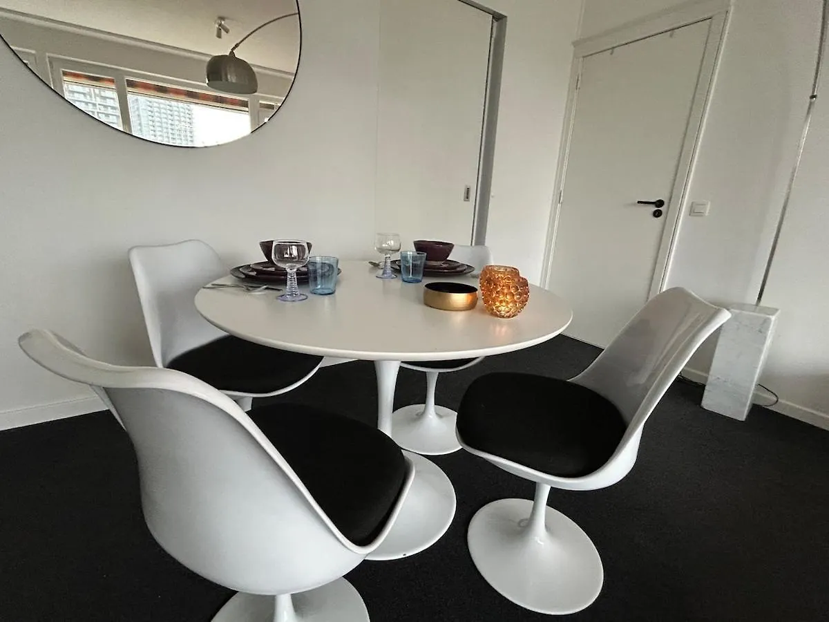 Charmant Appartement In Antwerpen Zuid Met Zicht Op De Stroom