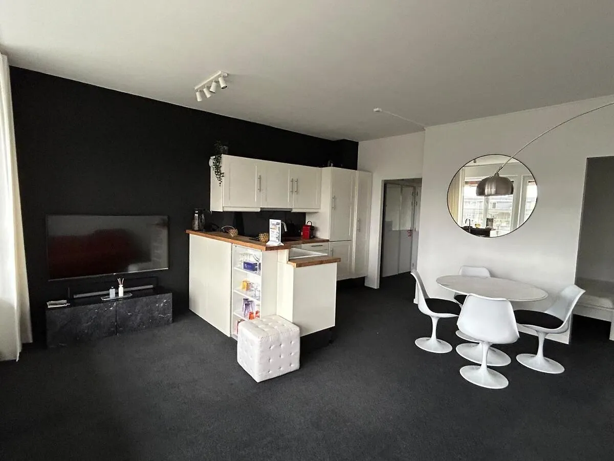 Apartment Charmant Appartement In Antwerpen Zuid Met Zicht Op De Stroom